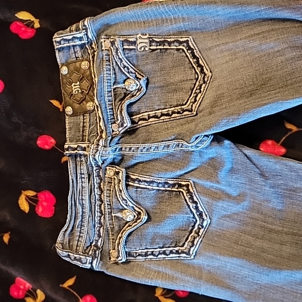 Miss Me bootcut size 27